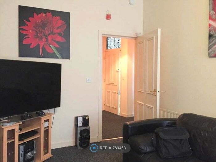 2 Bedroom Flat To Rent In Darleith Street, Glasgow, G32