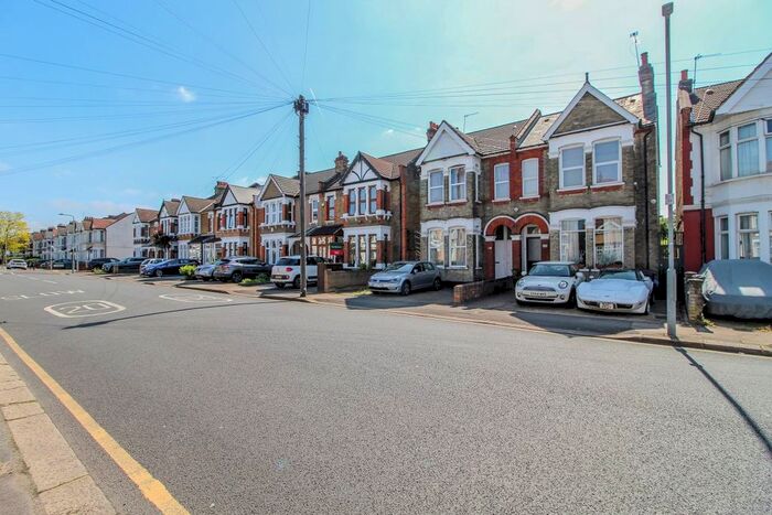 2 Bedroom Flat To Rent In Coventry Road, Ilford, IG1