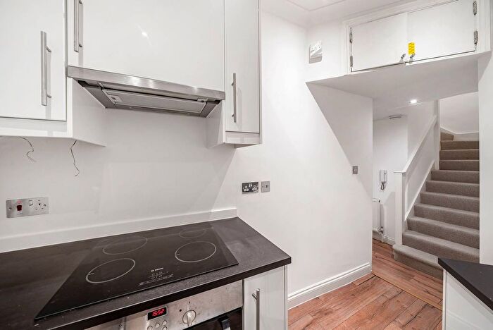 1 Bedroom Flat To Rent In Hans Place, Knightsbridge, London, SW1X
