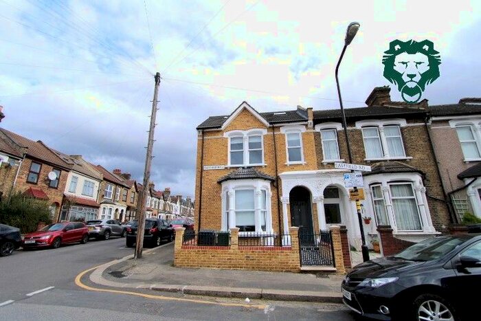 5 Bedroom Semi-Detached House To Rent In Eastfield Road, London, E17