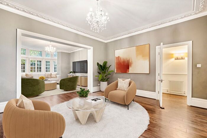 6 Bedroom Terraced House For Sale In Old Oak Road, Askew Village, W3