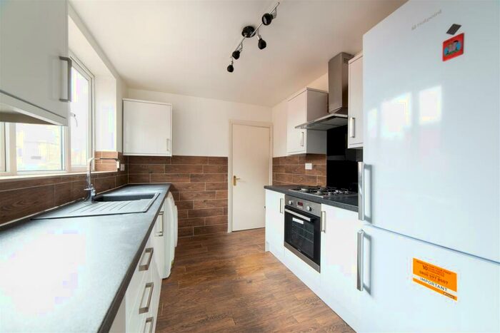 4 Bedroom Maisonette To Rent In £pppw - Trewhitt Road, Heaton, NE6