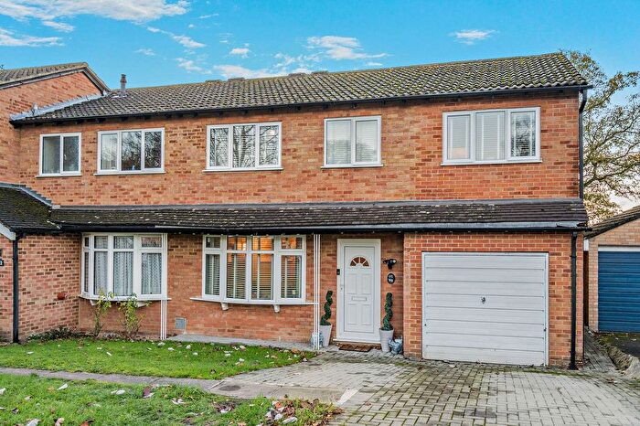 5 Bedroom Terraced House For Sale In Magdalene Road, Owlsmoor, Sandhurst, GU47