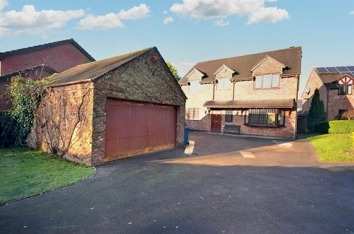 4 Bedroom Detached House To Rent In Mount Pleasant Close, Stone, ST15