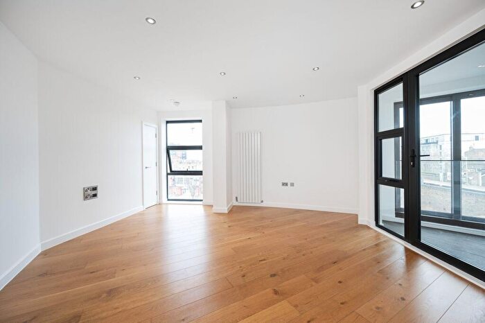1 Bedroom Flat To Rent In Esker Place, Hackney, London, E2