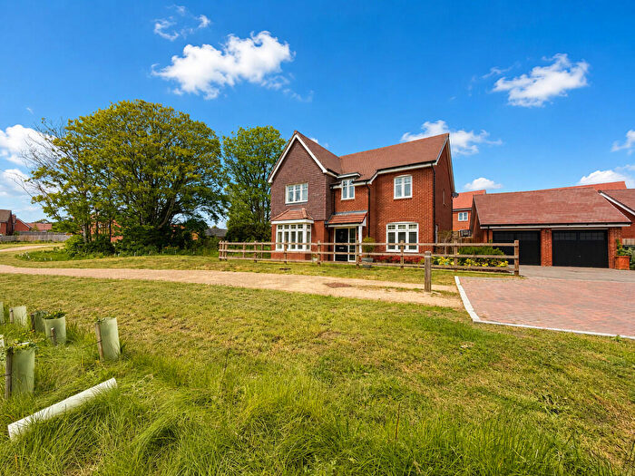 5 Bedroom Detached House For Sale In Newfoundland Road, Deepcut, GU16