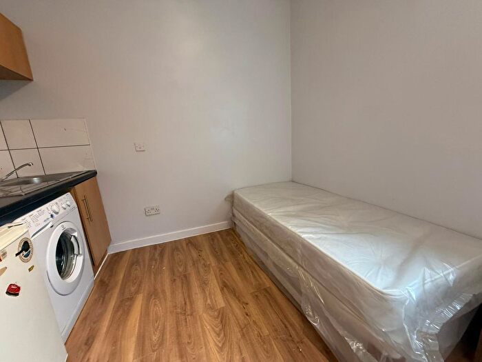 Studio To Rent In Ilford, IG1