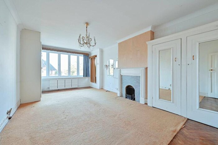 6 Bedroom House For Sale In Finchley Road, Golders Green, London, NW11
