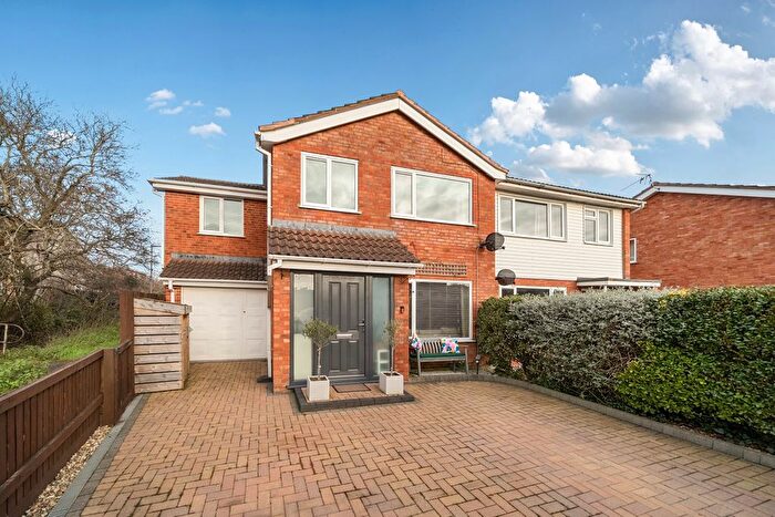 4 Bedroom Semi-Detached House For Sale In Scafell Close, Taunton, TA1