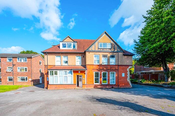 1 Bedroom Flat To Rent In Sutton Lodge, Guildford, GU1
