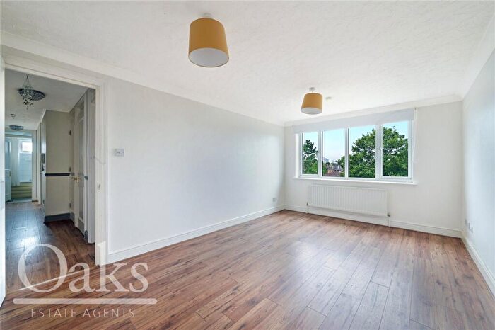 2 Bedroom Apartment For Sale In South Norwood Hill, South Norwood, SE25