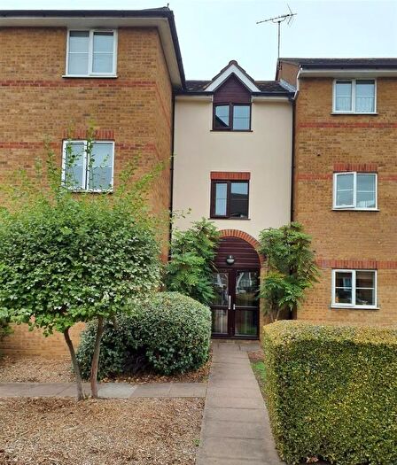 1 Bedroom Flat To Rent In Thurlow Close, London, E4