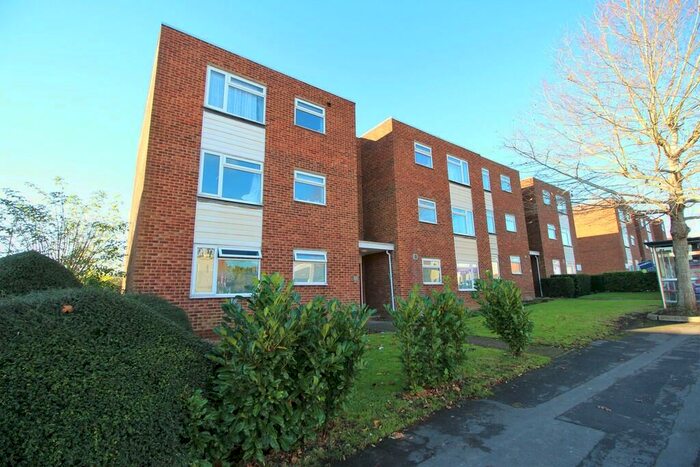 1 Bedroom Flat To Rent In Worplesdon Road, Guildford, GU2