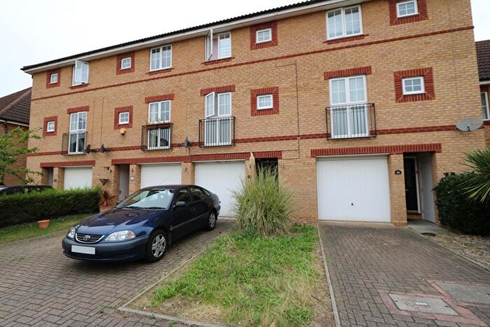 3 Bedroom Town House To Rent In Dorsey Drive, Bedford, MK42