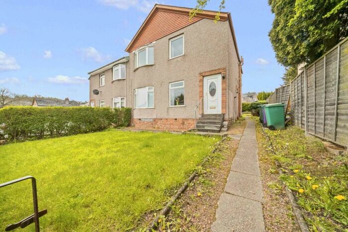 3 Bedroom Flat To Rent In Crofthill Road, Croftfoot, G44