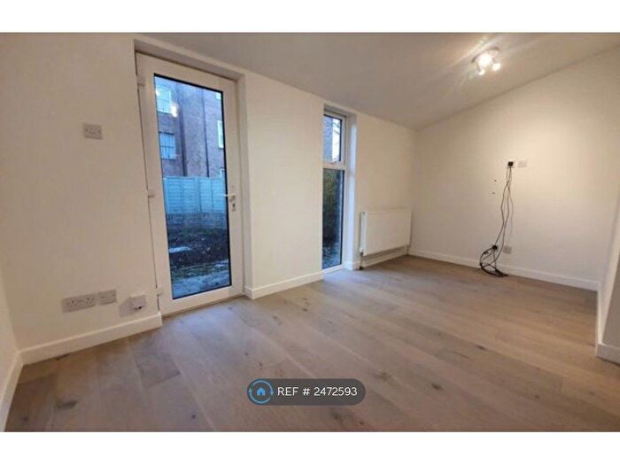 2 Bedroom Terraced House To Rent In Channons Hill, Bristol, BS16