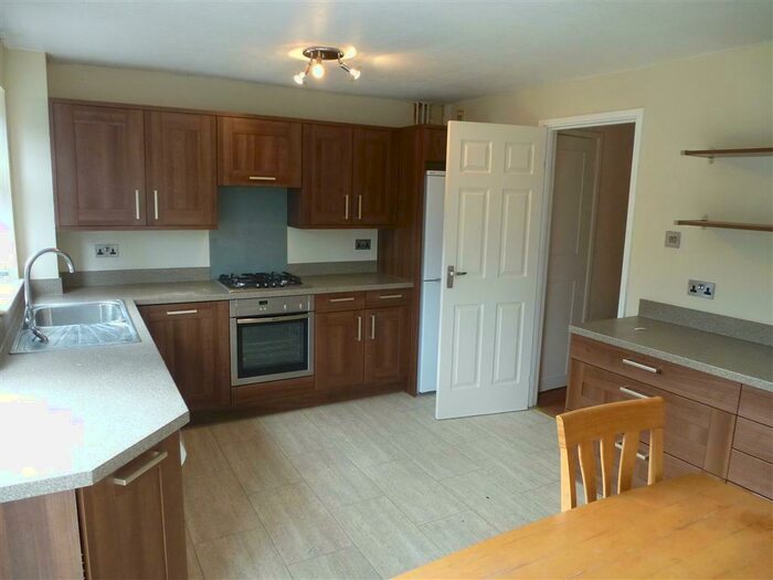 2 Bedroom House To Rent In Eltham Rise, Leeds, LS6