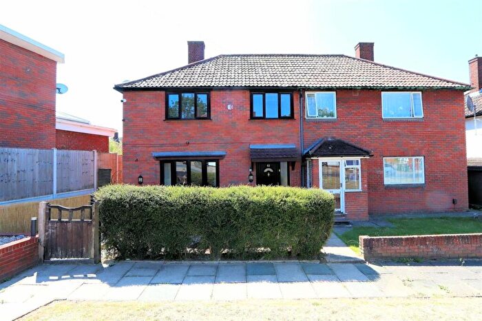 3 Bedroom Semi Detached House To Rent In Brocket Way, Chigwell, IG7