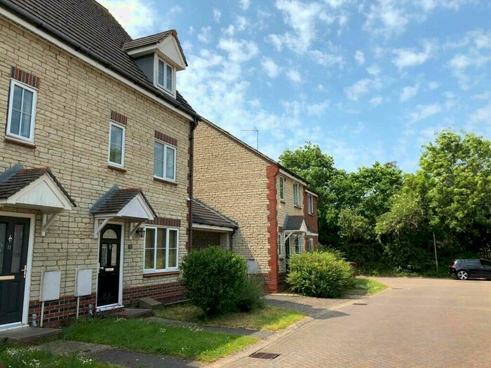3 Bedroom House To Rent In Goldfinch Close, Bicester, Oxfordshire, OX26
