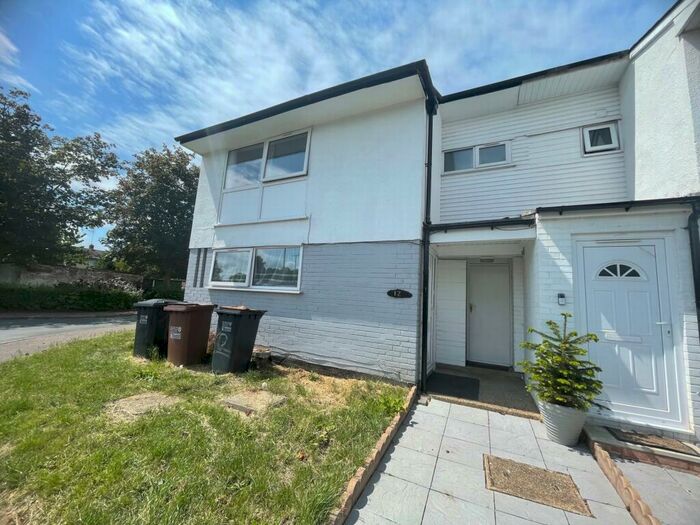 3 Bedroom House To Rent In Otter Gardens, Hatfield, AL10