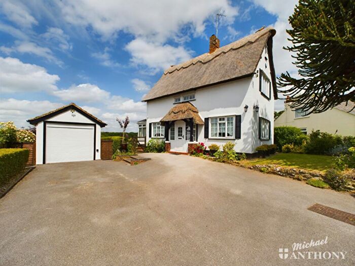 2 Bedroom Cottage For Sale In Lanes End, Heath And Reach, LU7