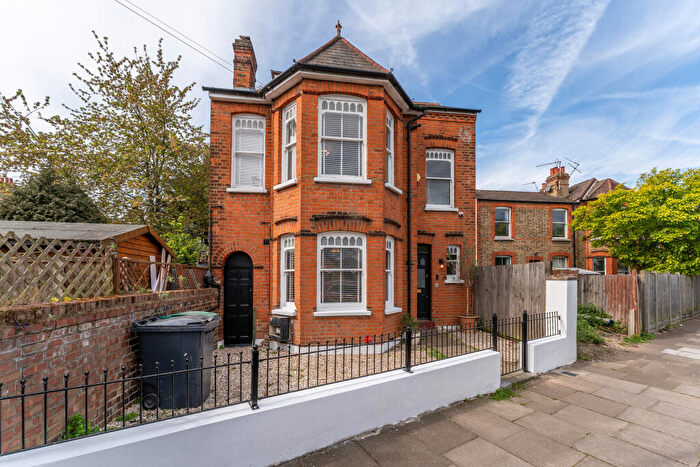 5 Bedroom Detached House For Sale In Crawley Road, London, N22