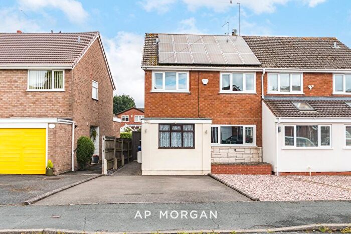 3 Bedroom Semi Detached House For Sale In Lea Vale Road, Dudley, West Midlands, DY8