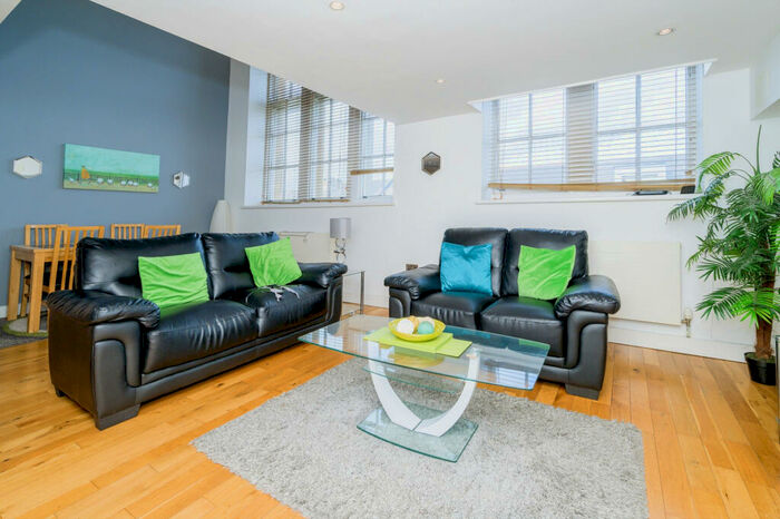 2 Bedroom Flat To Rent In North Road West, Plymouth *Zero Deposit Guarantee Available, PL1