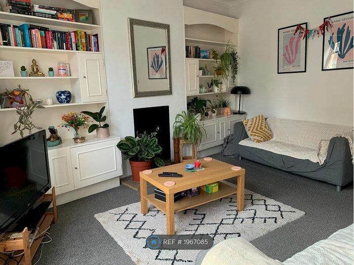 2 Bedroom Flat To Rent In Alderbrook Road, London, SW12