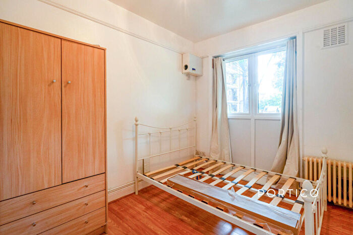 2 Bedroom Apartment To Rent In Reynolds House, E2