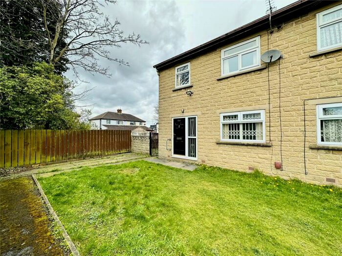 3 Bedroom Semi-Detached House To Rent In Bromford Road, Bradford, West Yorkshire, BD4