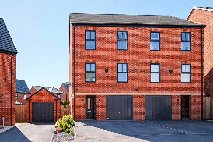 4 Bedroom Semi-Detached House For Sale In Sedgefield Road, Castleford, WF10
