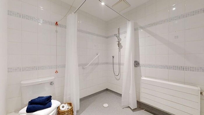 2 Bedroom Flat For Sale In Station Road, Sheffield, S13