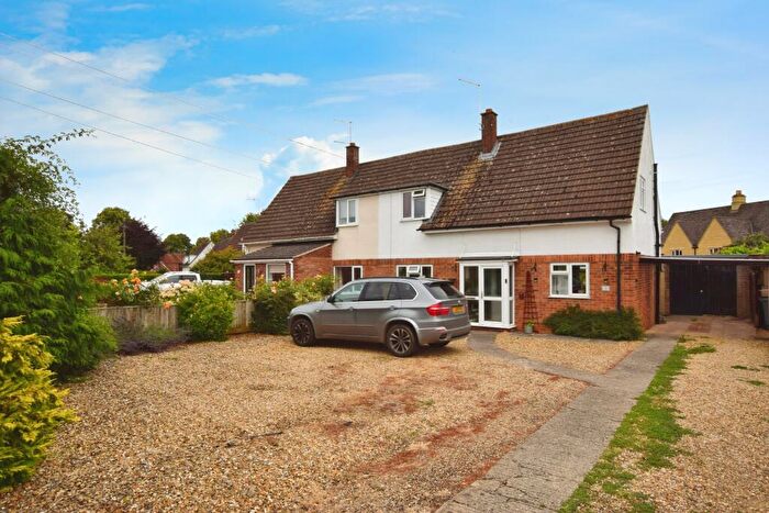 3 Bedroom Semi-Detached House For Sale In Waverley Place, Stamford, PE9