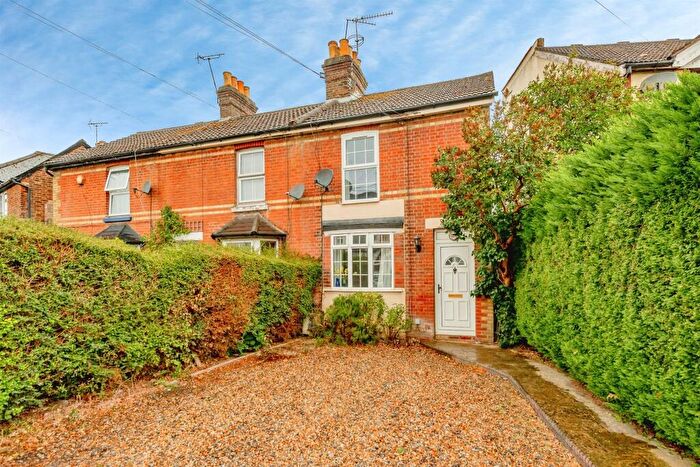 2 Bedroom End Of Terrace House For Sale In Earlswood Road, Redhill, RH1