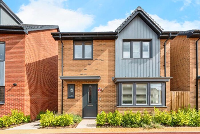 4 Bedroom Detached House For Sale In Rambouillet Drive, Milton Keynes, Buckinghamshire, MK8