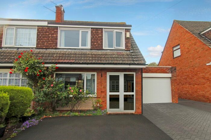 3 Bedroom Semi-Detached House To Rent In Court Farm Road, Whitchurch, Bristol BS14