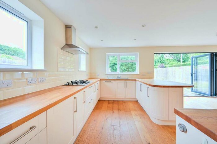 2 Bedroom Bungalow To Rent In Ockham, Ockham, GU23