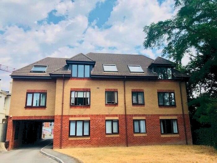 1 Bedroom Flat To Rent In St Deny`s Road, Portswood, Southampton, SO17
