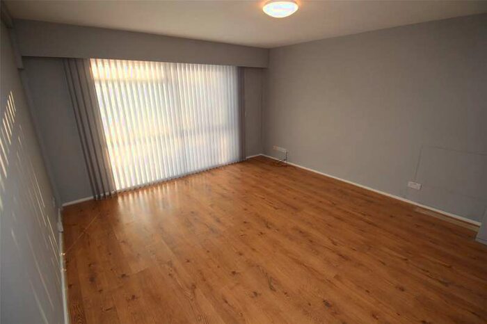 2 Bedroom Flat To Rent In Park Road, New Barnet, EN4