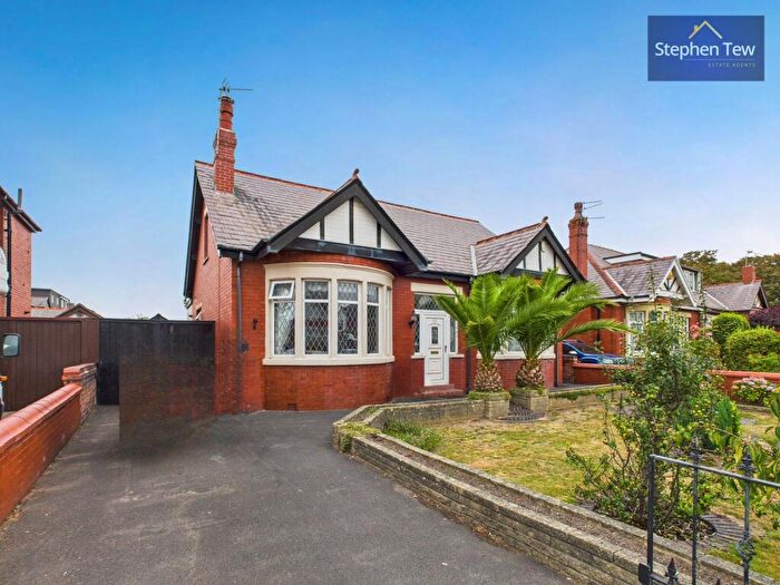 4 Bedroom Detached Bungalow For Sale In Watson Road, Blackpool, FY4