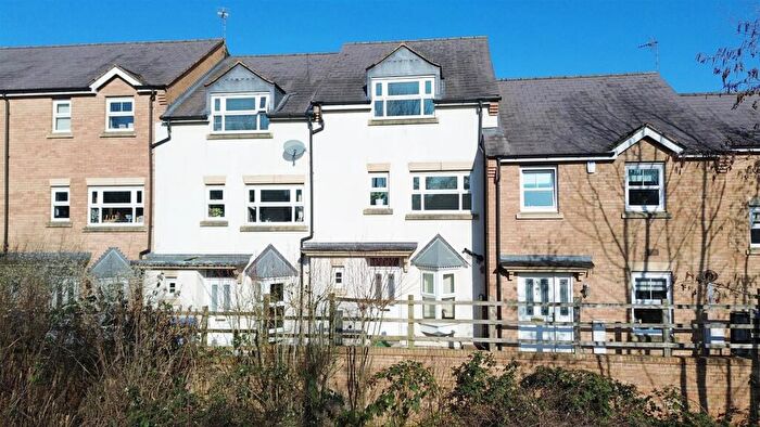 4 Bedroom Town House For Sale In Overbecks Close, Rugby, CV22