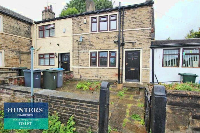 2 Bedroom Cottage To Rent In Suddards Fold, Bradford, BD7