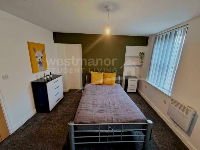 6 Bedroom Semi-Detached House To Rent In London Road, Leicester, LE2