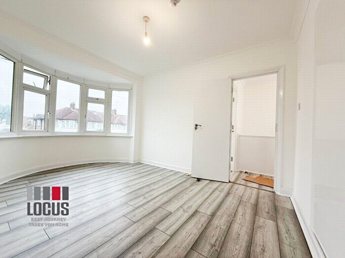 3 Bedroom Semi-Detached House To Rent In Nightingale Road, Edmondon, N9