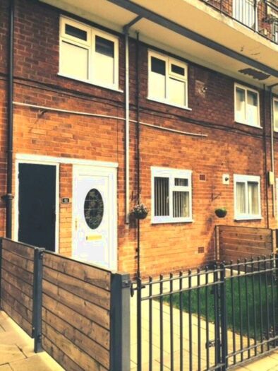 2 Bedroom Maisonette To Rent In Knowsley Park Lane, Prescot, L34