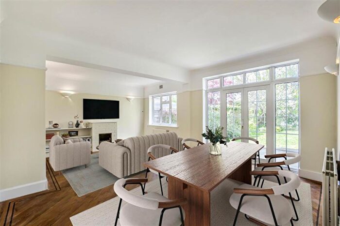 4 Bedroom Detached House For Sale In Atherton Road, Barnes, SW13