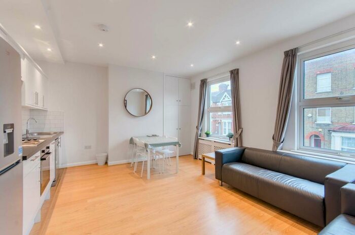 2 Bedroom Flat To Rent In Chaplin Road, Willesden Green, London, NW2