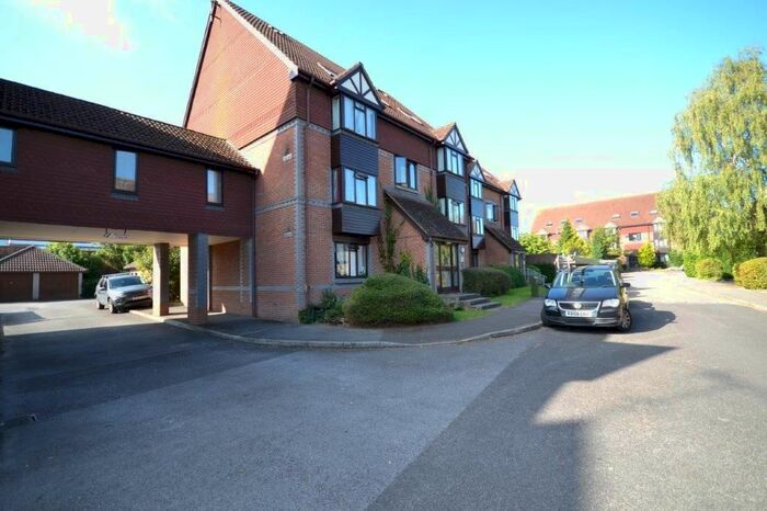 Studio To Rent In Grovelands Road, Reading, RG30
