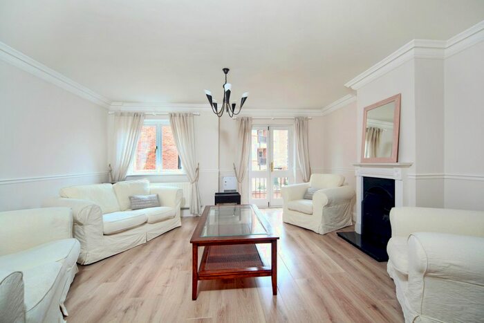 4 Bedroom Terraced House To Rent In Kingstable Street, Eton, Windsor, SL4